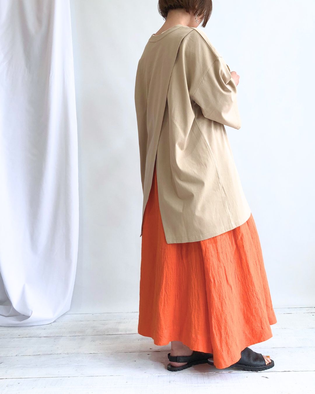 【sale】バックスリット入りトップス"Riley"　Beige