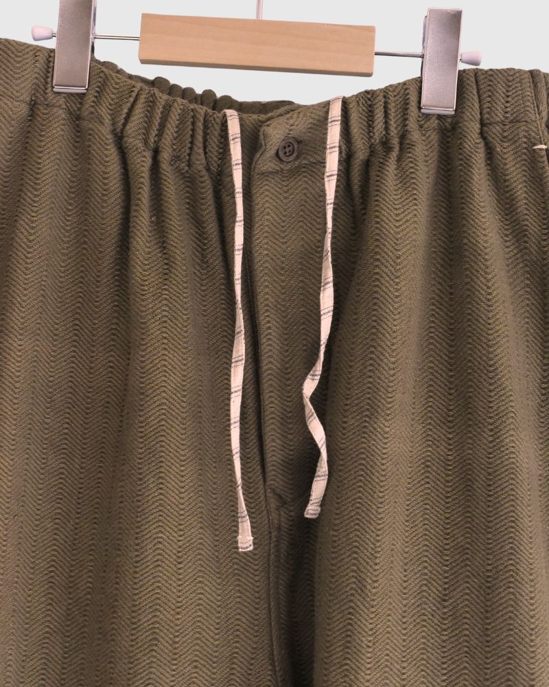 手織りコットンヘリンボーン イージーテーパードパンツ KhakiBrown