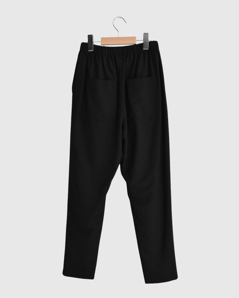 イージーテーパードパンツ Kuro