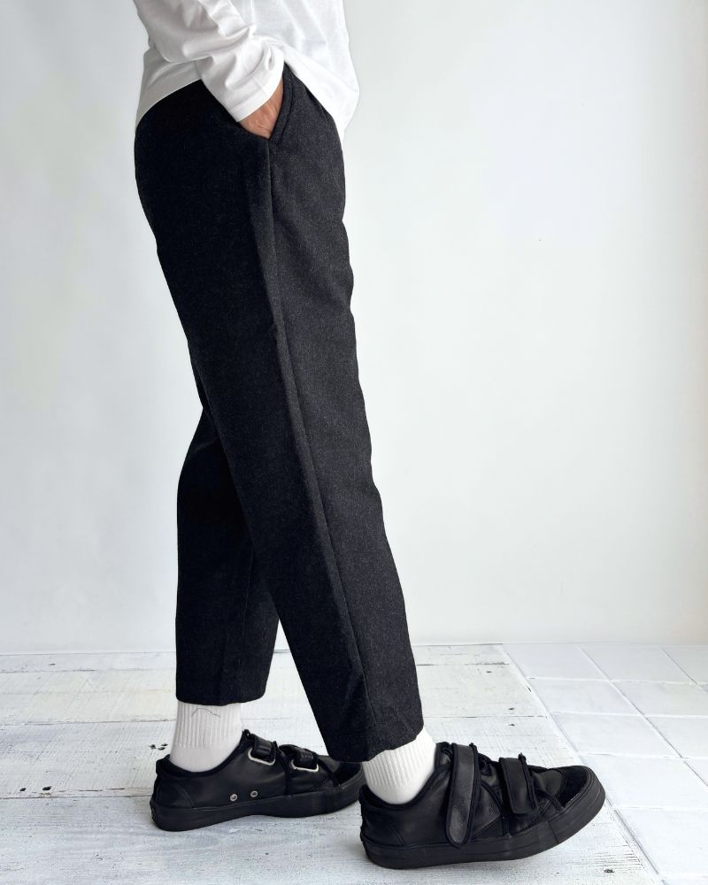 WOOL FLANNEL EASY TAPERED PANTS Charcoal