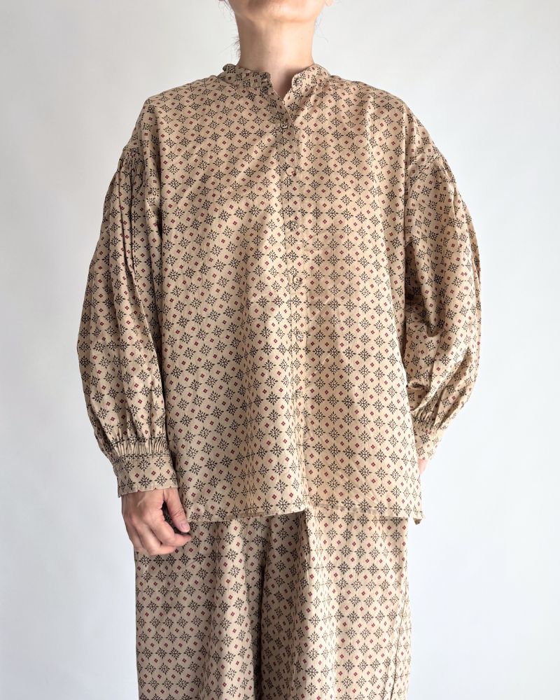 BANDED COLLAR SHIRT WITH MINI PINTUCK Beige