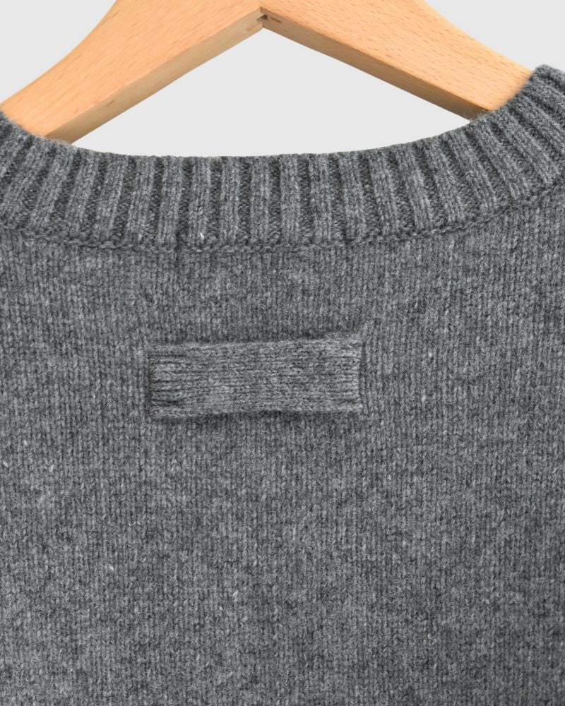 AURA Vネックニットプルオーバー Gray