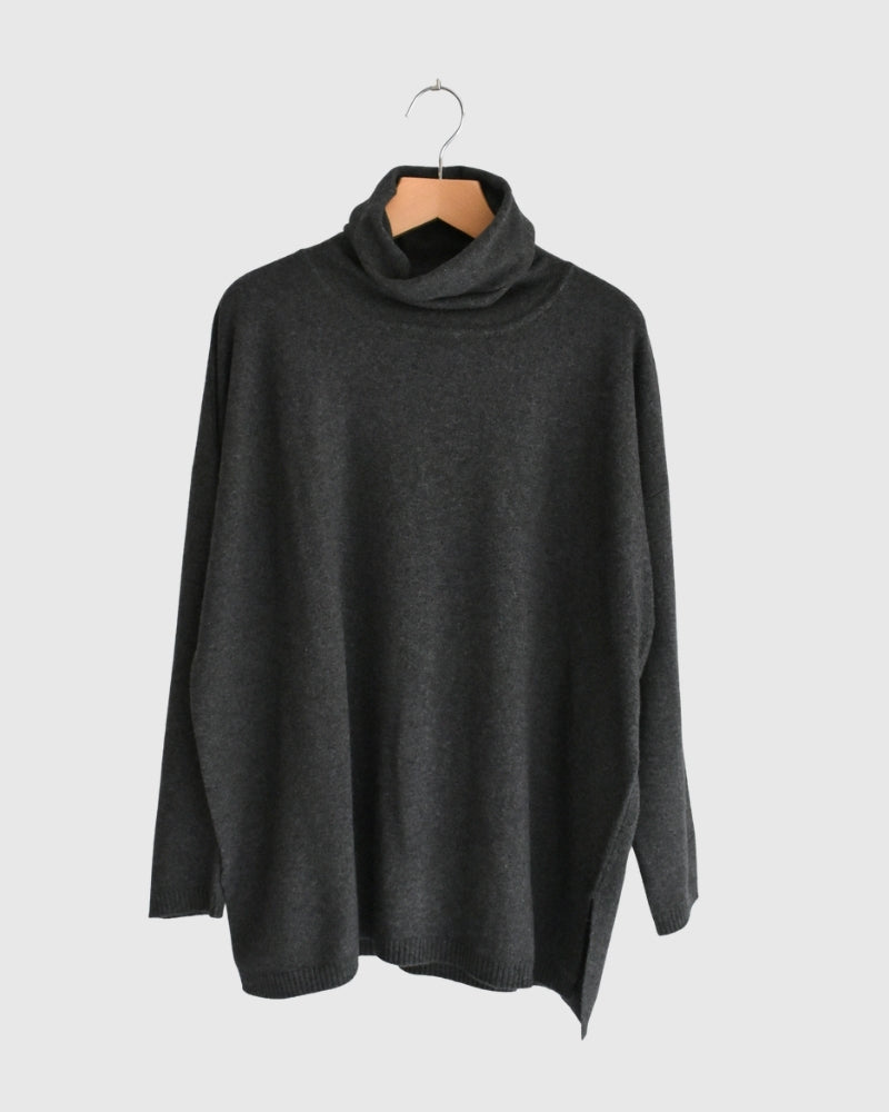 12GG PLAIN STITCH DROP SHOULDER POLO NECK WITH SLIT Charcoal