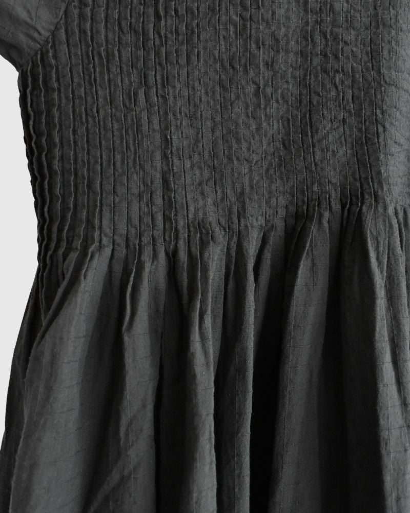 CREW-NECK P/O HALF/SL SHIRT WITH PINTUCK Black