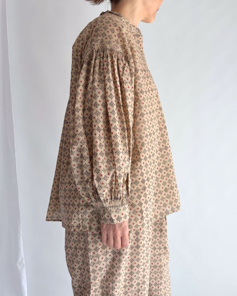 BANDED COLLAR SHIRT WITH MINI PINTUCK Beige
