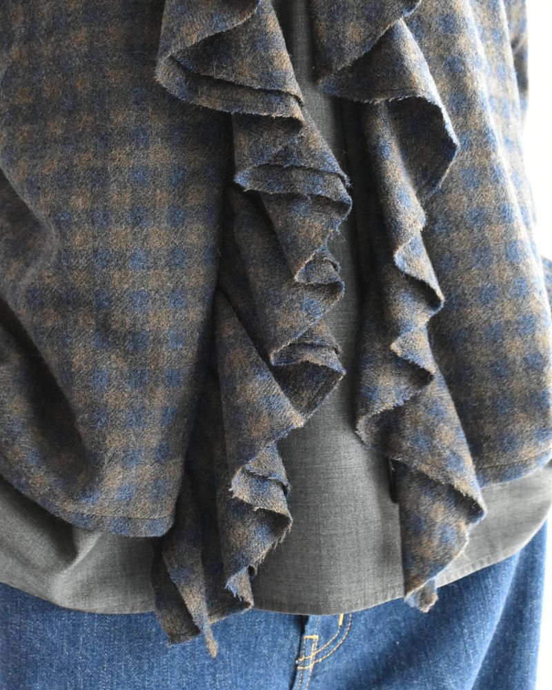 【予約】 F/W LA 530 ギンガムクワイエットフリルブラウス（10月末 - 11月初旬）