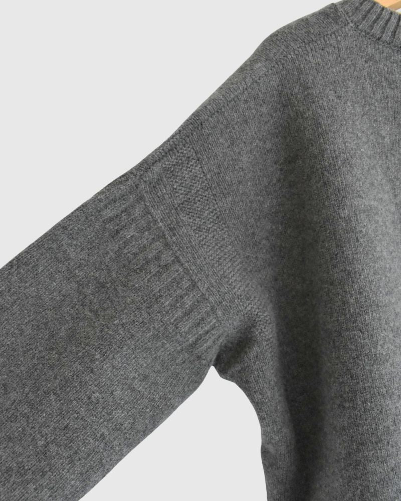 AURA Vネックニットプルオーバー Gray