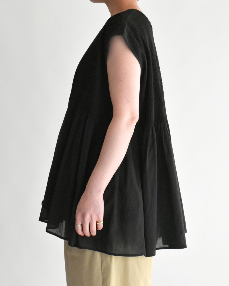 CREW-NECK F/SLEEVE SHIRT WITH MINI PINTUCK Black