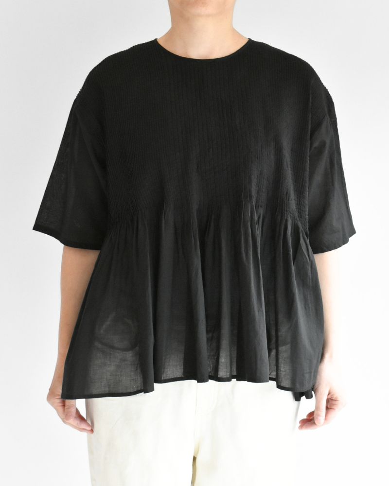 CREW-NECK PULLOVER HALF/SLEEVE SHIRT WITH MINI PINTUCK Black