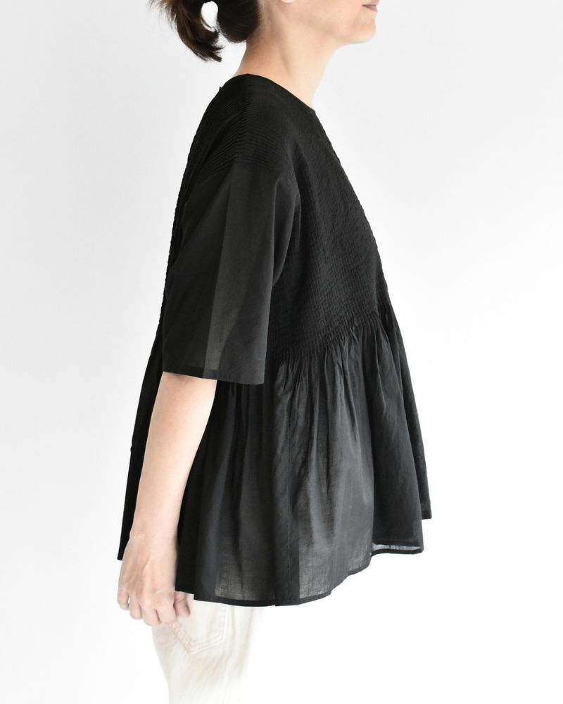 CREW-NECK PULLOVER HALF/SLEEVE SHIRT WITH MINI PINTUCK Black