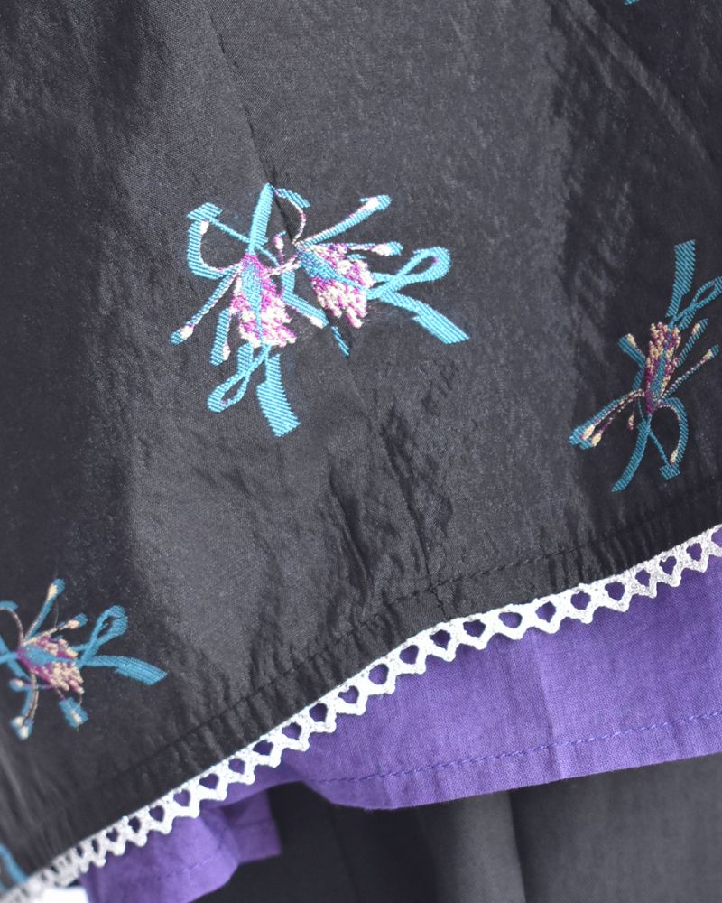 バックオープン シアーフラワーブラウス Black/Blue