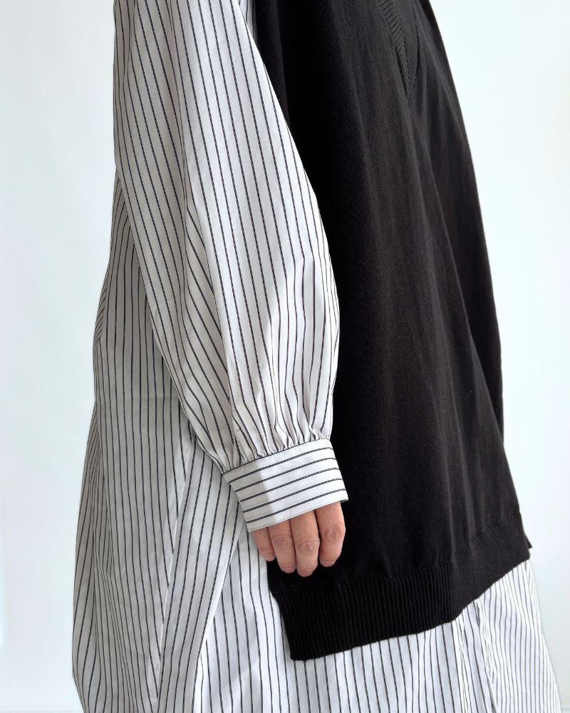 ニットベスト重ね着風ストライプシャツワンピース 'APOLU' OffWhite