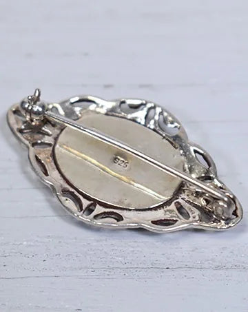 #1913 VINTAGE SILVER ONIX BROOCH UK