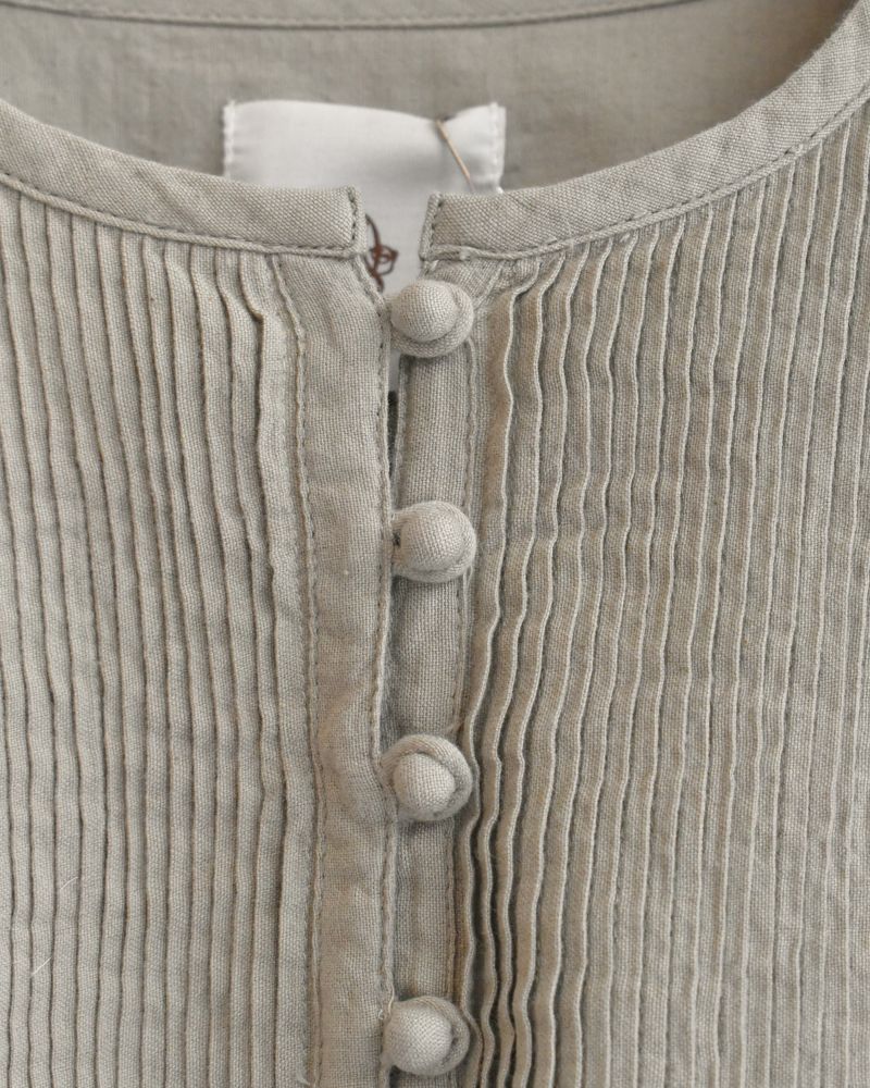 CREW-NECK BOSOM LONG SHIRT WITH MINI PINTUCK Beige