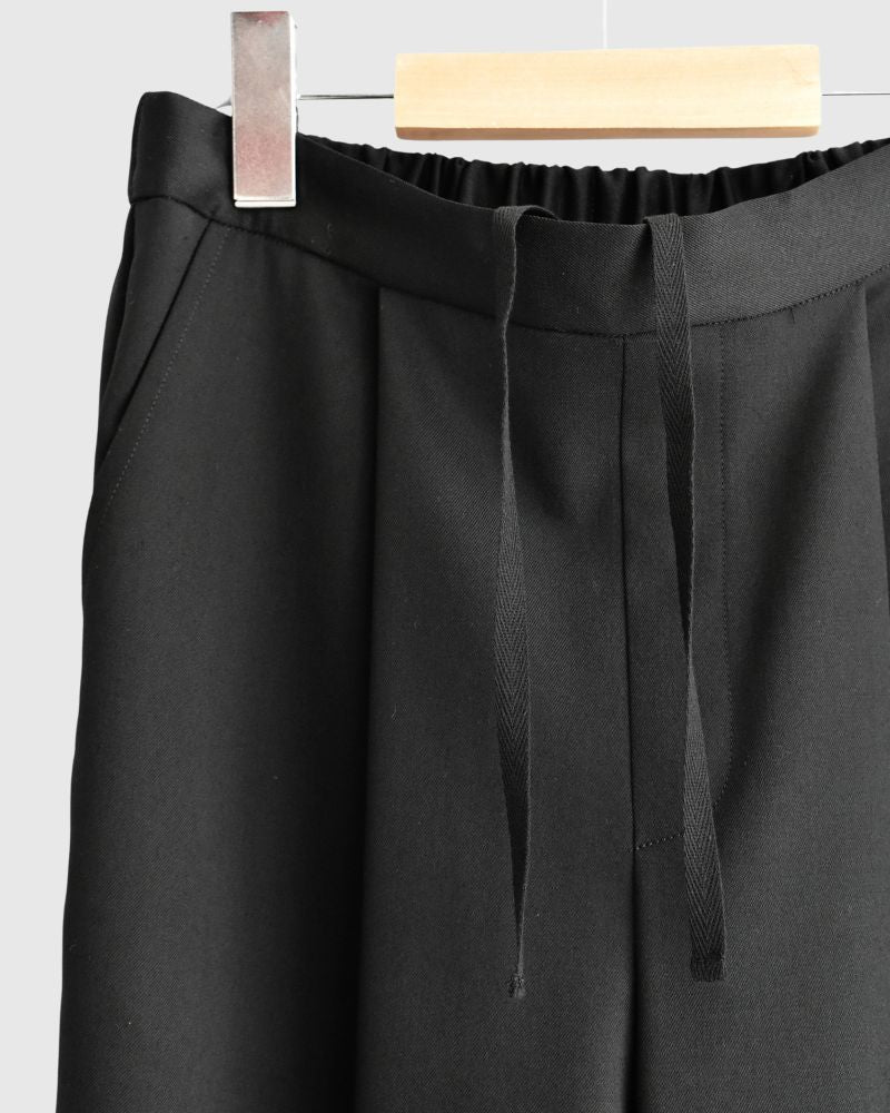 タックパンツ Kuro