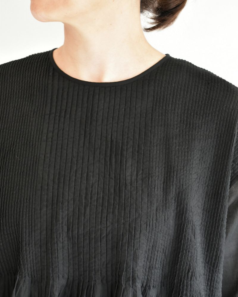 CREW-NECK PULLOVER HALF/SLEEVE SHIRT WITH MINI PINTUCK Black