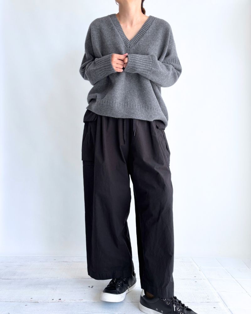 AURA Vネックニットプルオーバー Gray