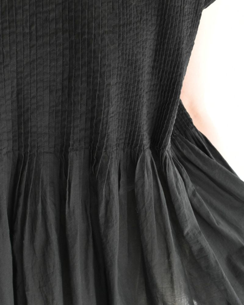CREW-NECK F/SLEEVE SHIRT WITH MINI PINTUCK Black