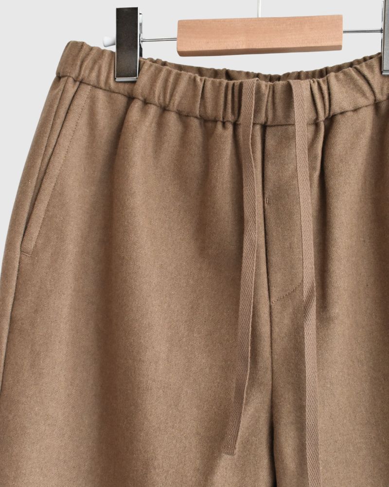 WOOL FLANNEL EASY TAPERED PANTS Camel