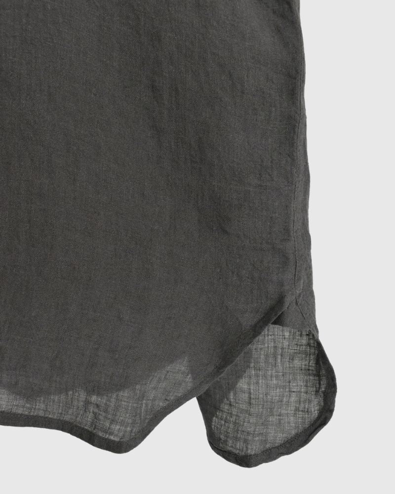 BACK OPENING CREW-NECK S/SLEEVE EMB SHIRT Black