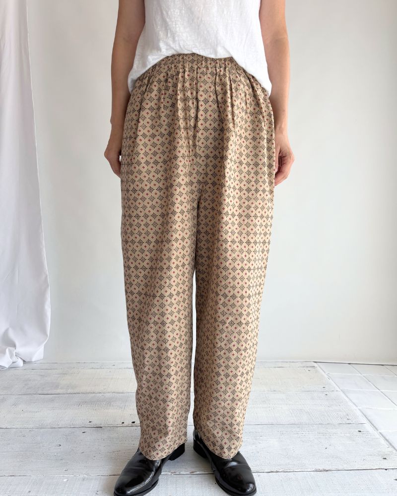 2TUCK TAPERED EASY PANTS Beige