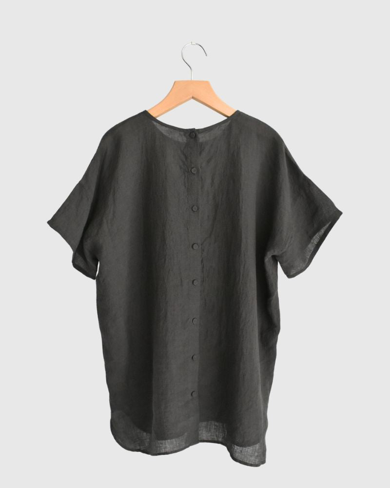 BACK OPENING CREW-NECK S/SLEEVE EMB SHIRT Black