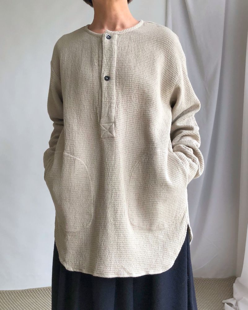 WAFFLE PLAIN OVERDYE HENLY NECK SHIRT MilkyGray