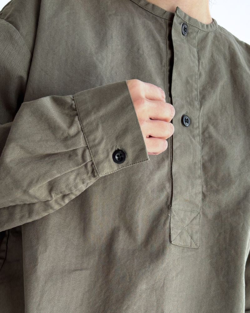 COTTON HERRINGBONE WASH HENRY NECK SHIRT KhakiHerringbone