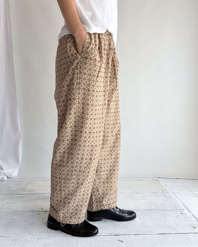 2TUCK TAPERED EASY PANTS Beige