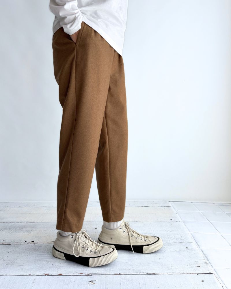 WOOL FLANNEL EASY TAPERED PANTS Camel