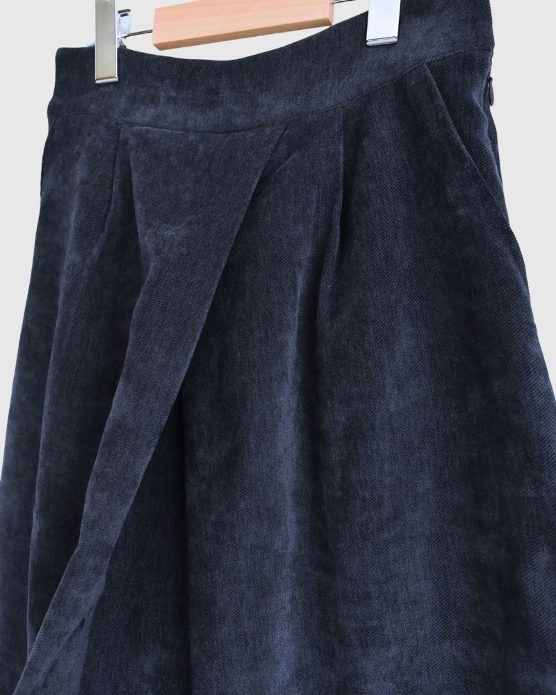 タックデザインスカート'YELL' Navy
