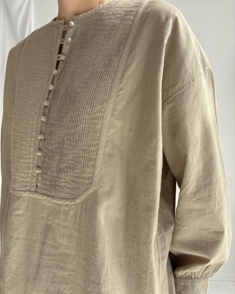 CREW-NECK BOSOM LONG SHIRT WITH MINI PINTUCK Beige