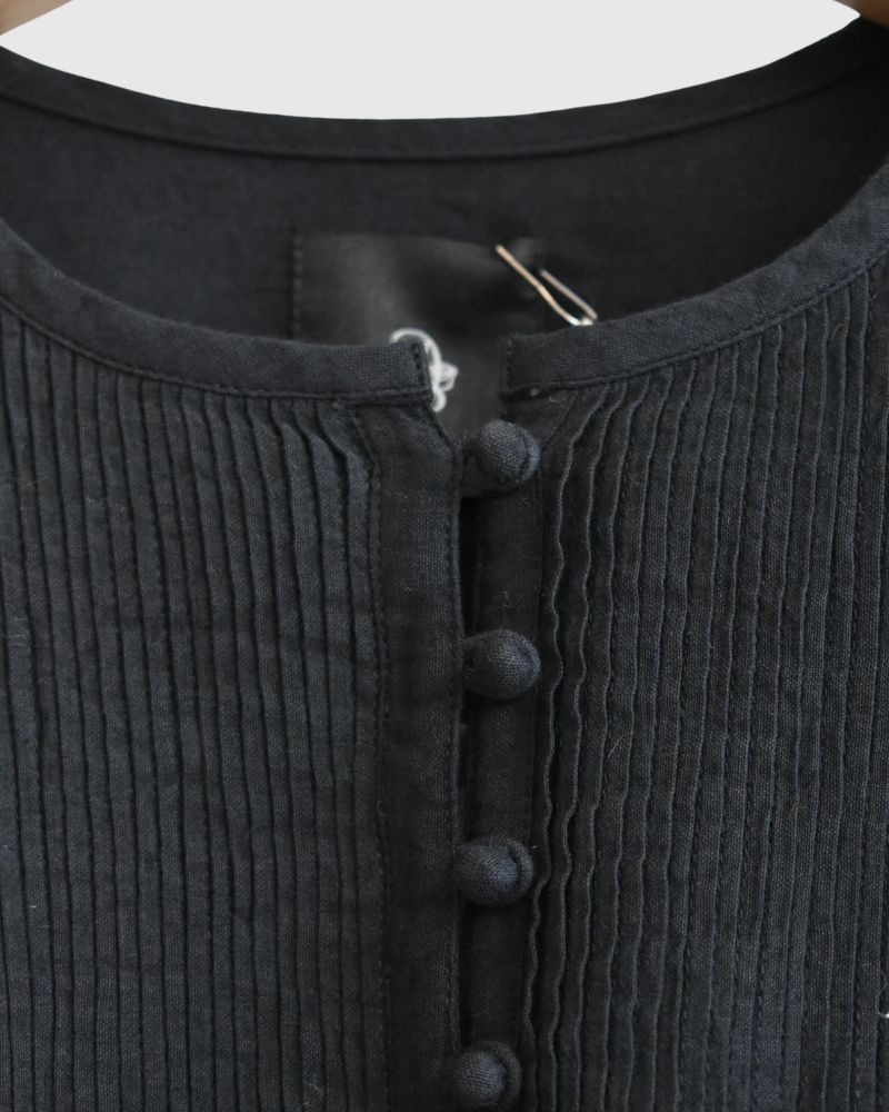 CREW-NECK BOSOM LONG SHIRT WITH MINI PINTUCK Black