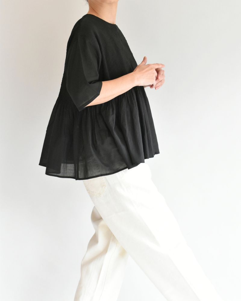 CREW-NECK PULLOVER HALF/SLEEVE SHIRT WITH MINI PINTUCK Black