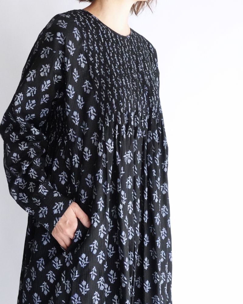 CREW-NECK P/O SHIRT DRESS WITH PINTUCK Black