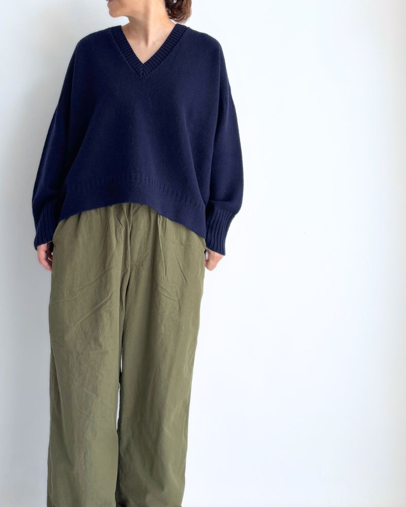 AURA Vネックニットプルオーバー Navy