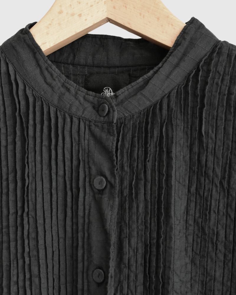 BANDED COLLAR MAXI DRESS WITH PINTUCK Black