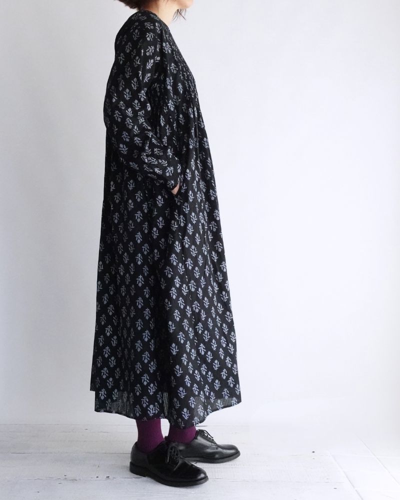 CREW-NECK P/O SHIRT DRESS WITH PINTUCK Black