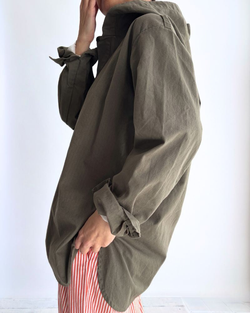 COTTON HERRINGBONE WASH HOODED PULLOVER SHIRT KhakiHerringbone