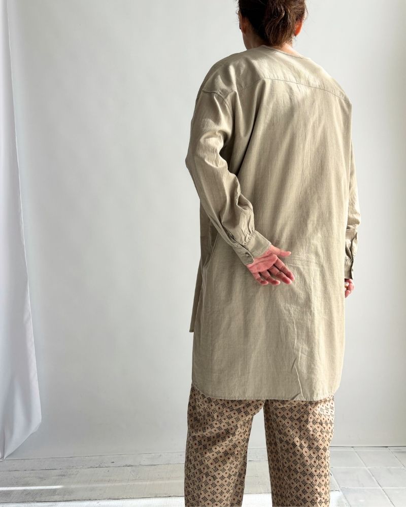 CREW-NECK BOSOM LONG SHIRT WITH MINI PINTUCK Beige