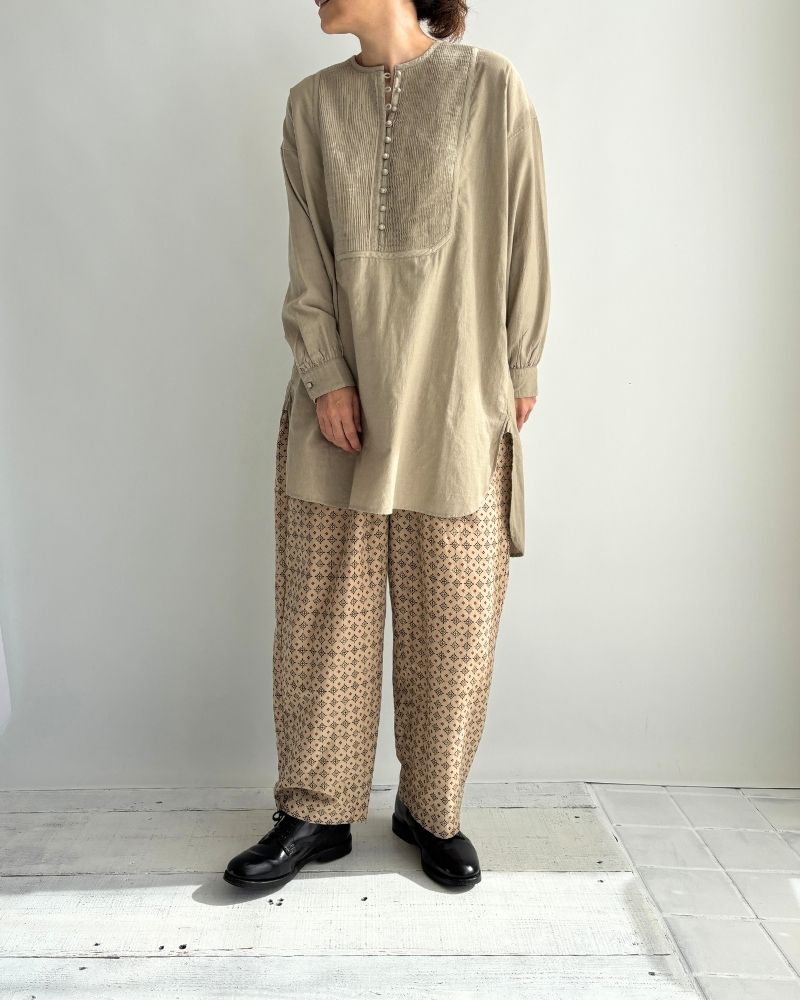 CREW-NECK BOSOM LONG SHIRT WITH MINI PINTUCK Beige