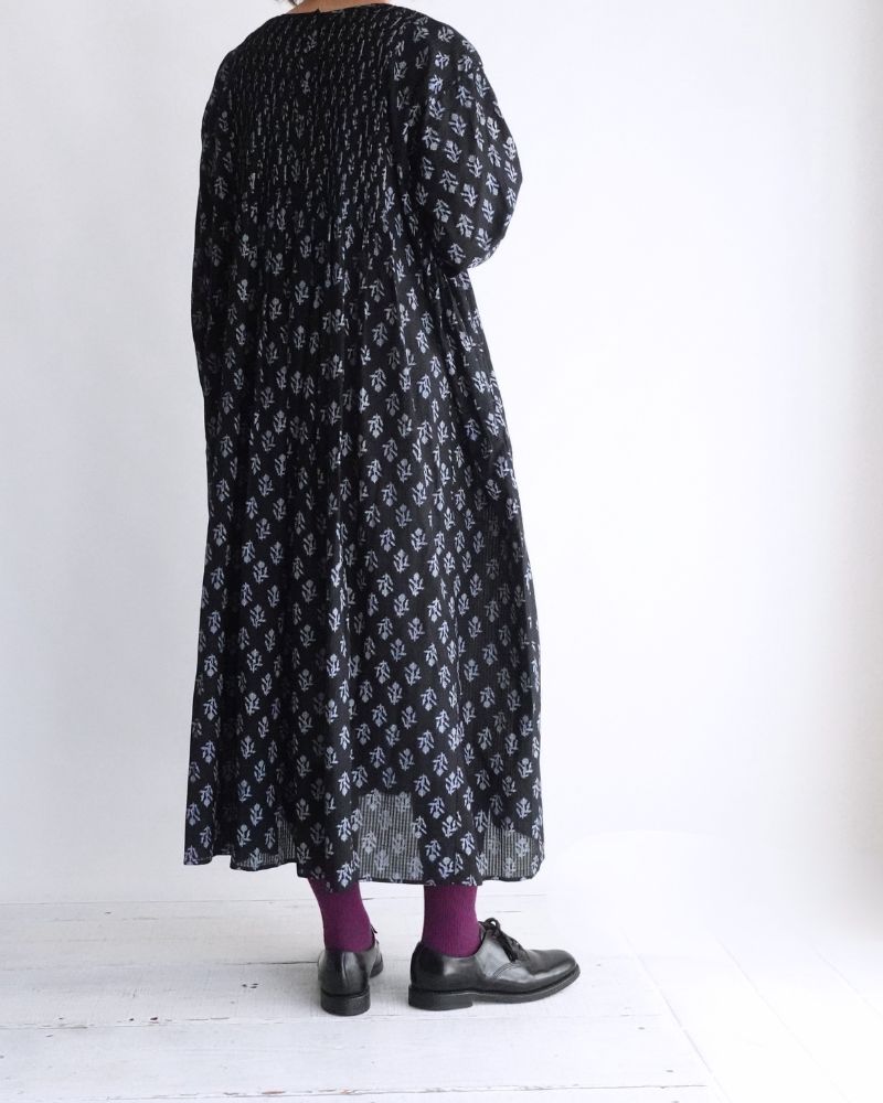 CREW-NECK P/O SHIRT DRESS WITH PINTUCK Black