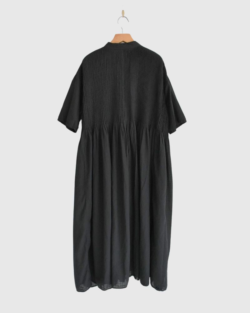 BANDED COLLAR MAXI DRESS WITH PINTUCK Black