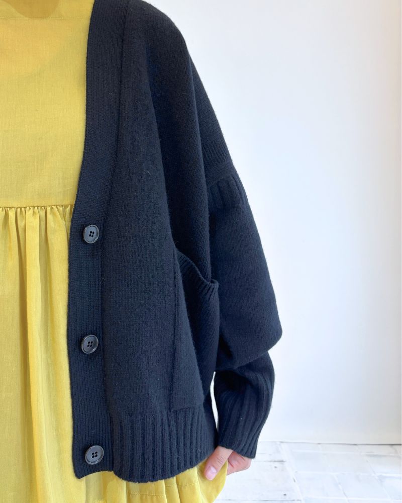 JANE Vネックカーディガン Black