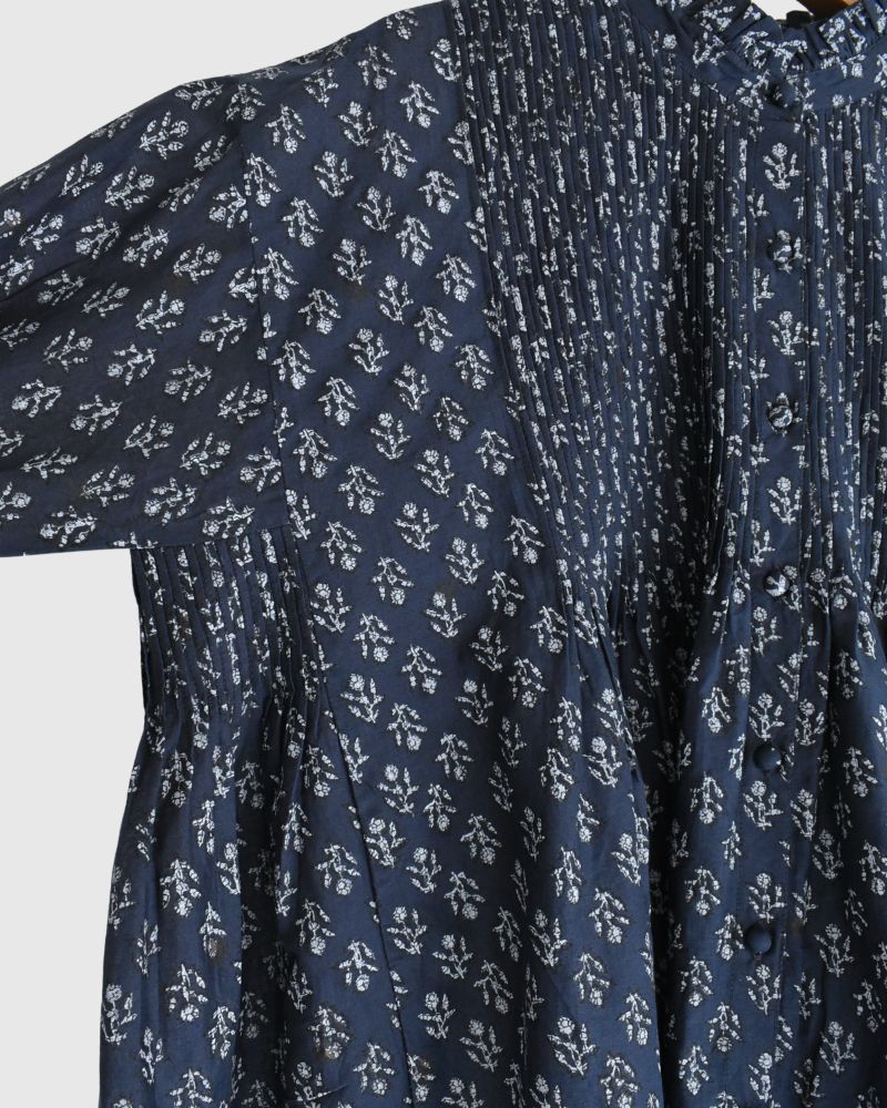 FRILL COLLAR PINTUCK SHIRT Navy