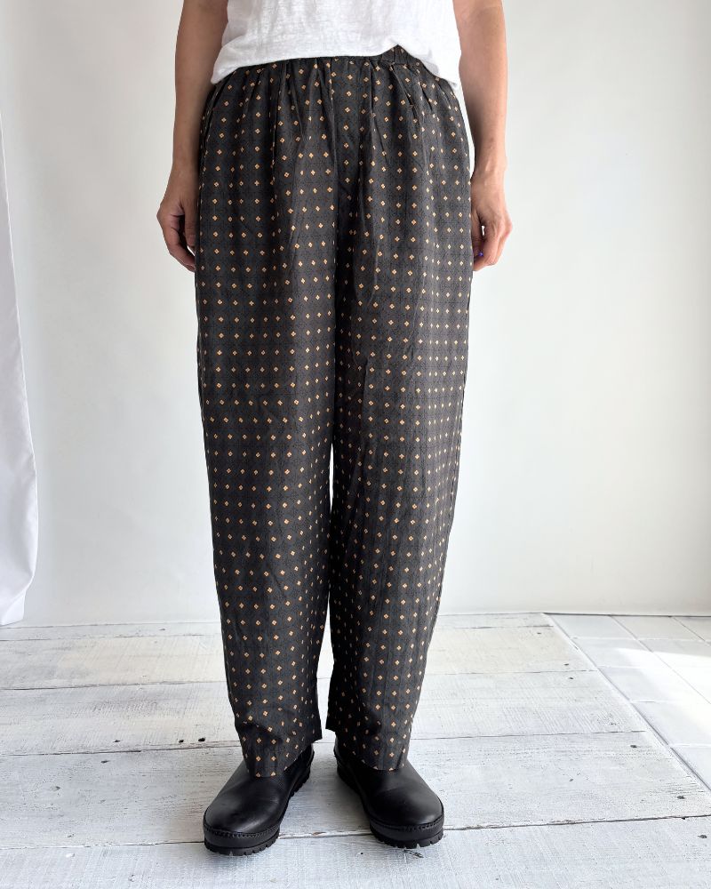 2TUCK TAPERED EASY PANTS Charcoal