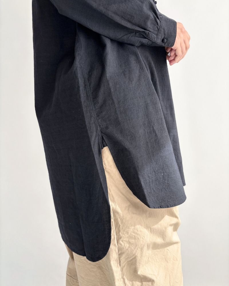 CREW-NECK BOSOM LONG SHIRT WITH MINI PINTUCK Black