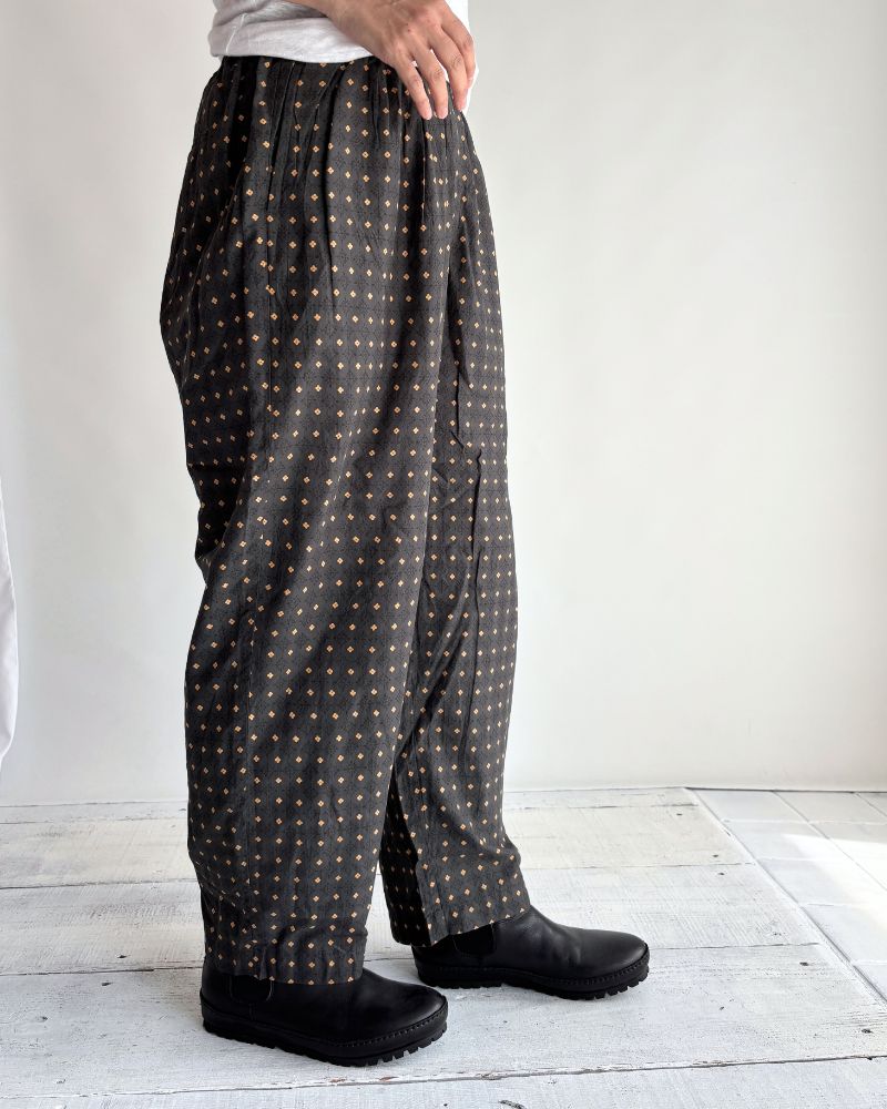 2TUCK TAPERED EASY PANTS Charcoal