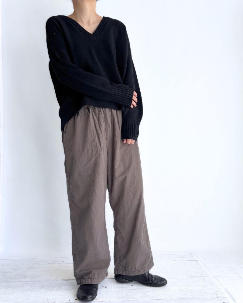 AURA Vネックニットプルオーバー Black