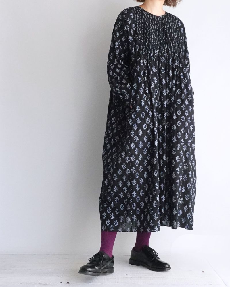 CREW-NECK P/O SHIRT DRESS WITH PINTUCK Black